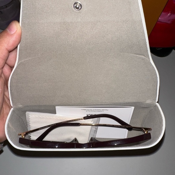 MK Sunglasses - Picture 6 of 7